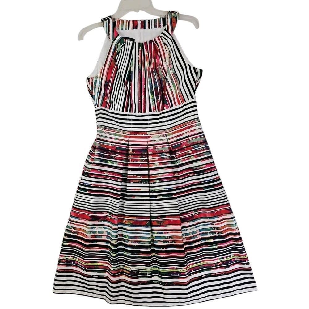 Nine West ~Woman Size 4~ Multicolor Fit & Flare Sleeveless Dress w/Pockets.